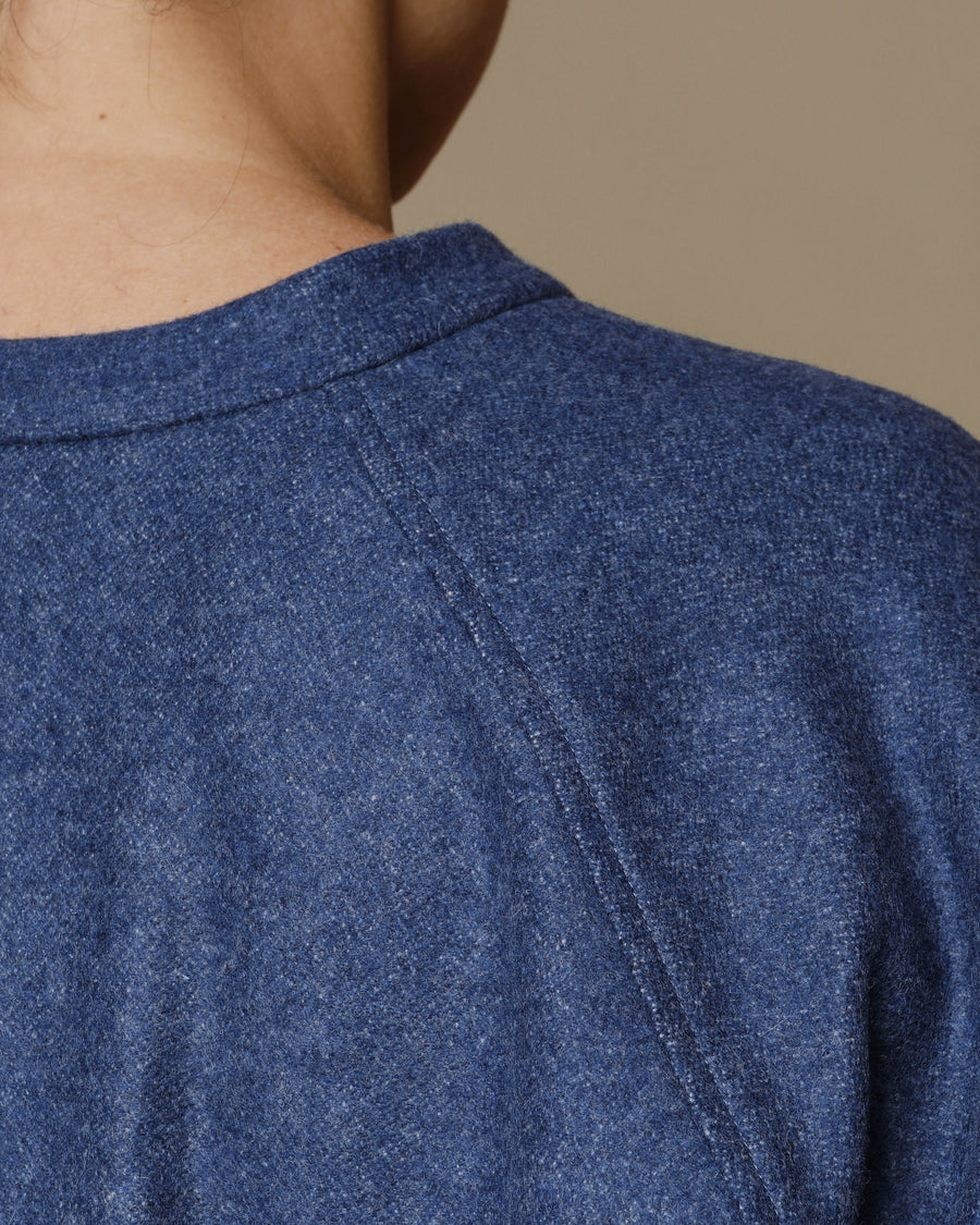 Felpa con manica raglan in pura lana