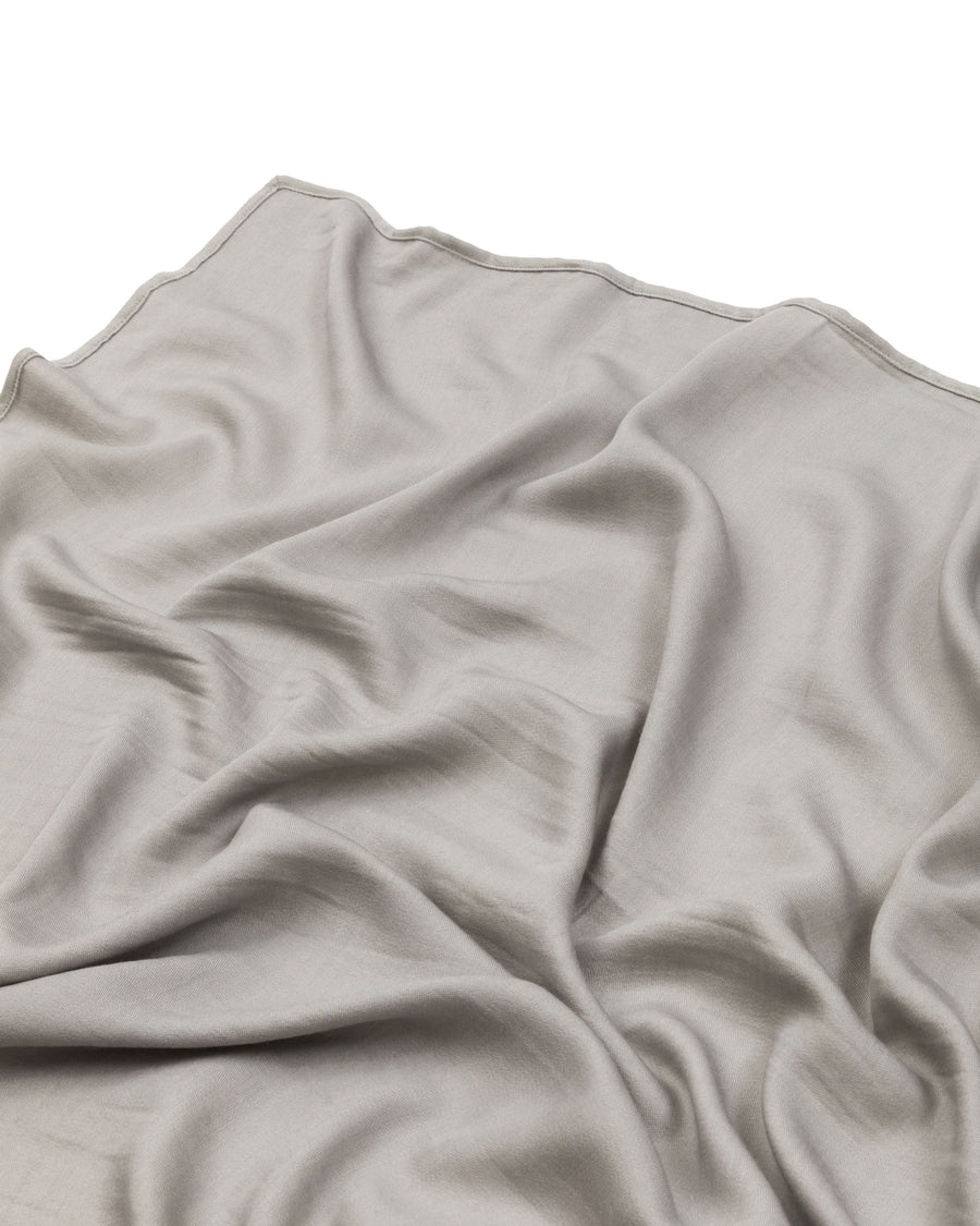 Beatrice stola in misto seta - 150x150 cm - 59"x59" in / Alluminio (401277-160-7282)