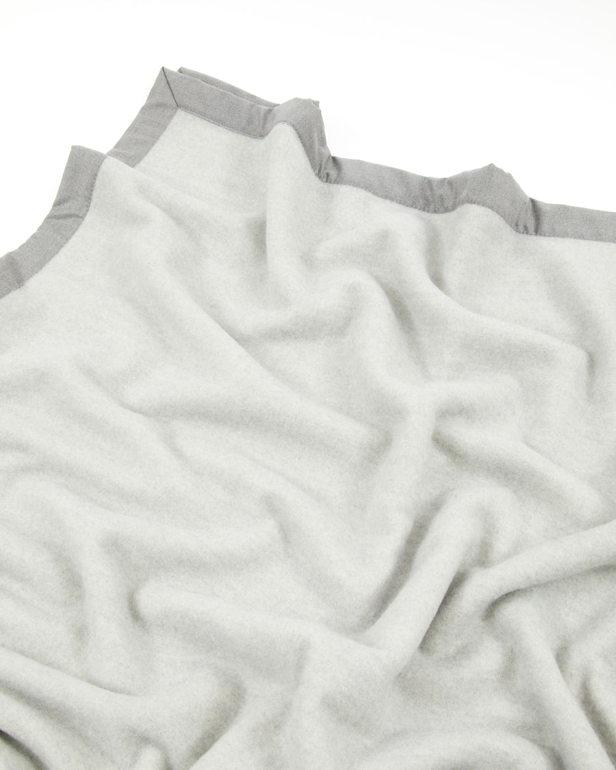 N. Fiordiloto coperta in lana merinos e cashmere - Singola 220x160 cm - Single 65"x86" in / Grigio (714020-032-6000)